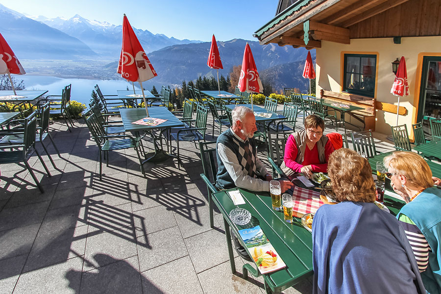 Schöne Aussicht beim Essen im Berggasthof